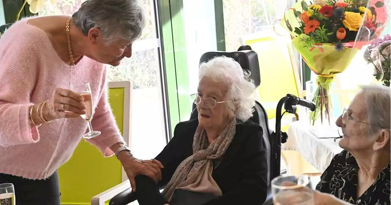 Saint-Mitre-les-Remparts : la doyenne du département fête ses 109 printemps