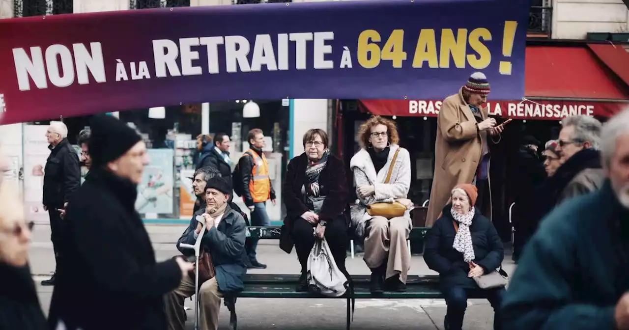 Retraites : à Paris, les manifestants maintiennent le bras de fer