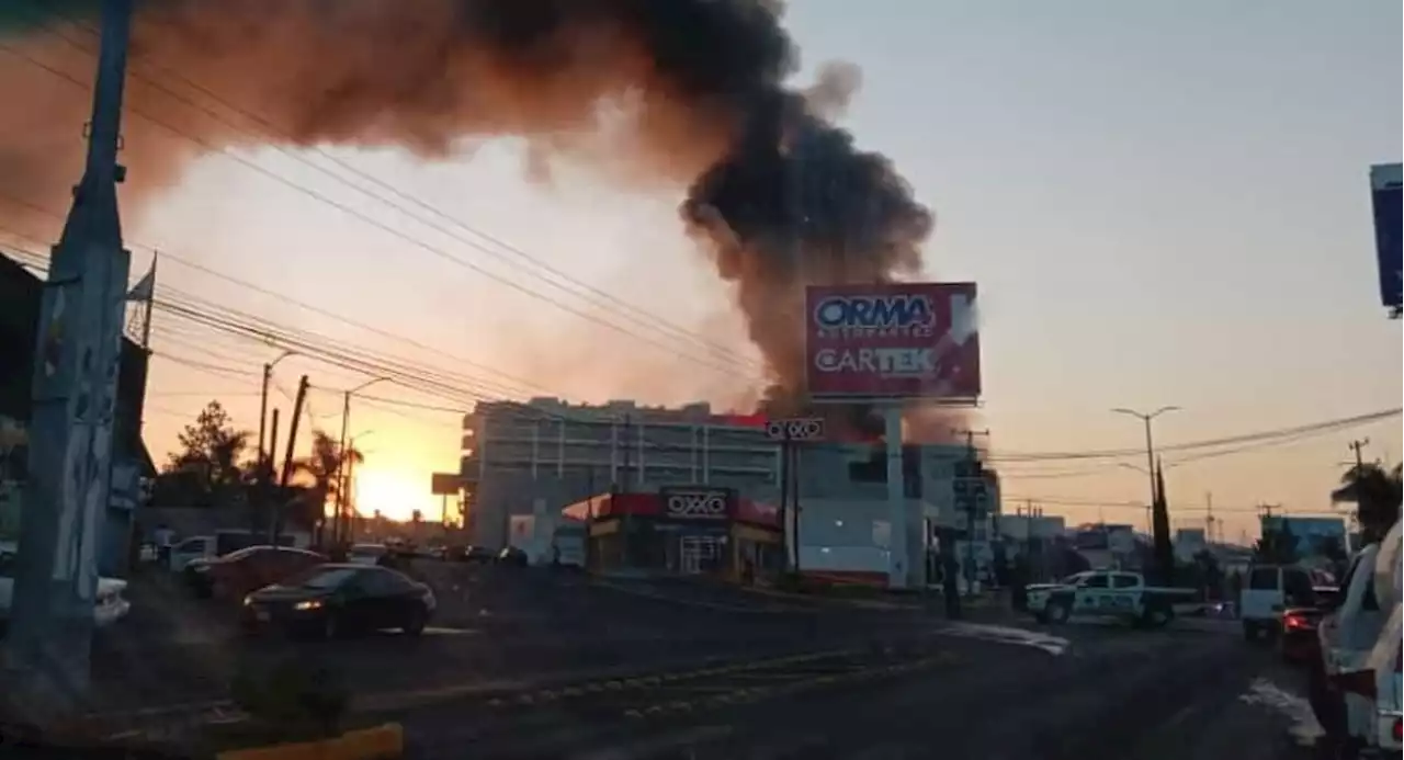 Investigan incendio de 3 bares en Morelia; habrían sido provocados