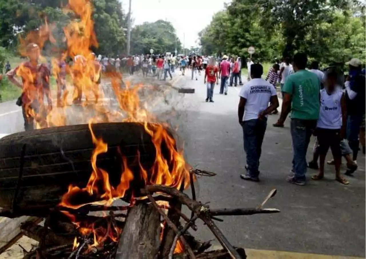 Manifestantes del paro minero en Antioquia se enfrentaron a tiros con Policía y Ejército - Pulzo