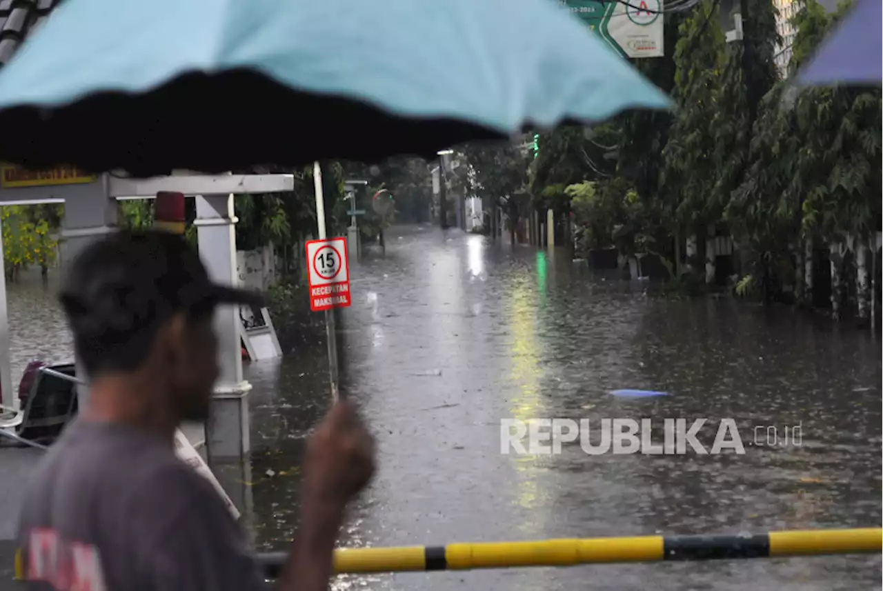 Banjir yang Melanda 23 Kecamatan di Kabupaten Bekasi Mulai Surut |Republika Online