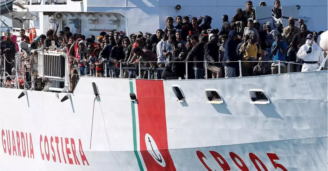 More than 1,000 migrants brought ashore in Italy after multiple rescues