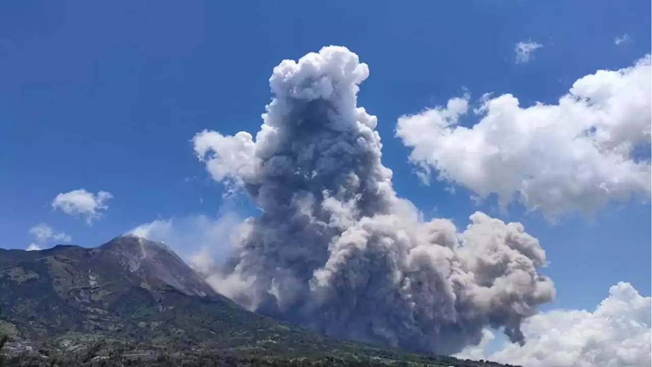 Gunung Merapi Luncurkan Wedus Gembel, Status Siaga