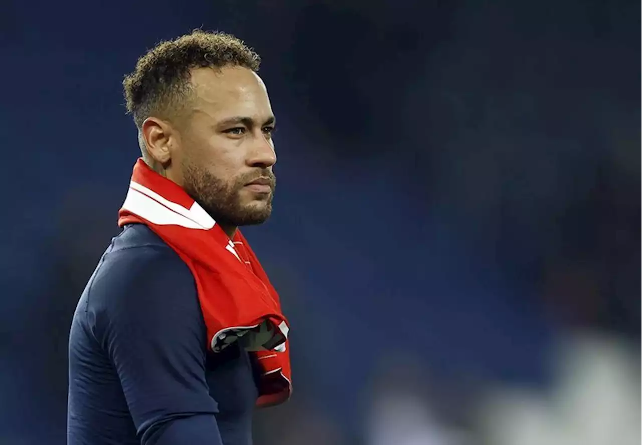 Soccer-PSG's Neymar undergoes ankle surgery