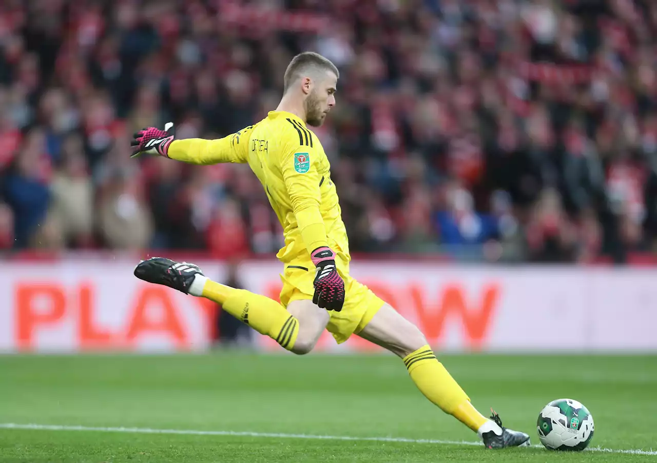 Ten Hag makes excuses for De Gea's poor passing after criticism from Man United legend