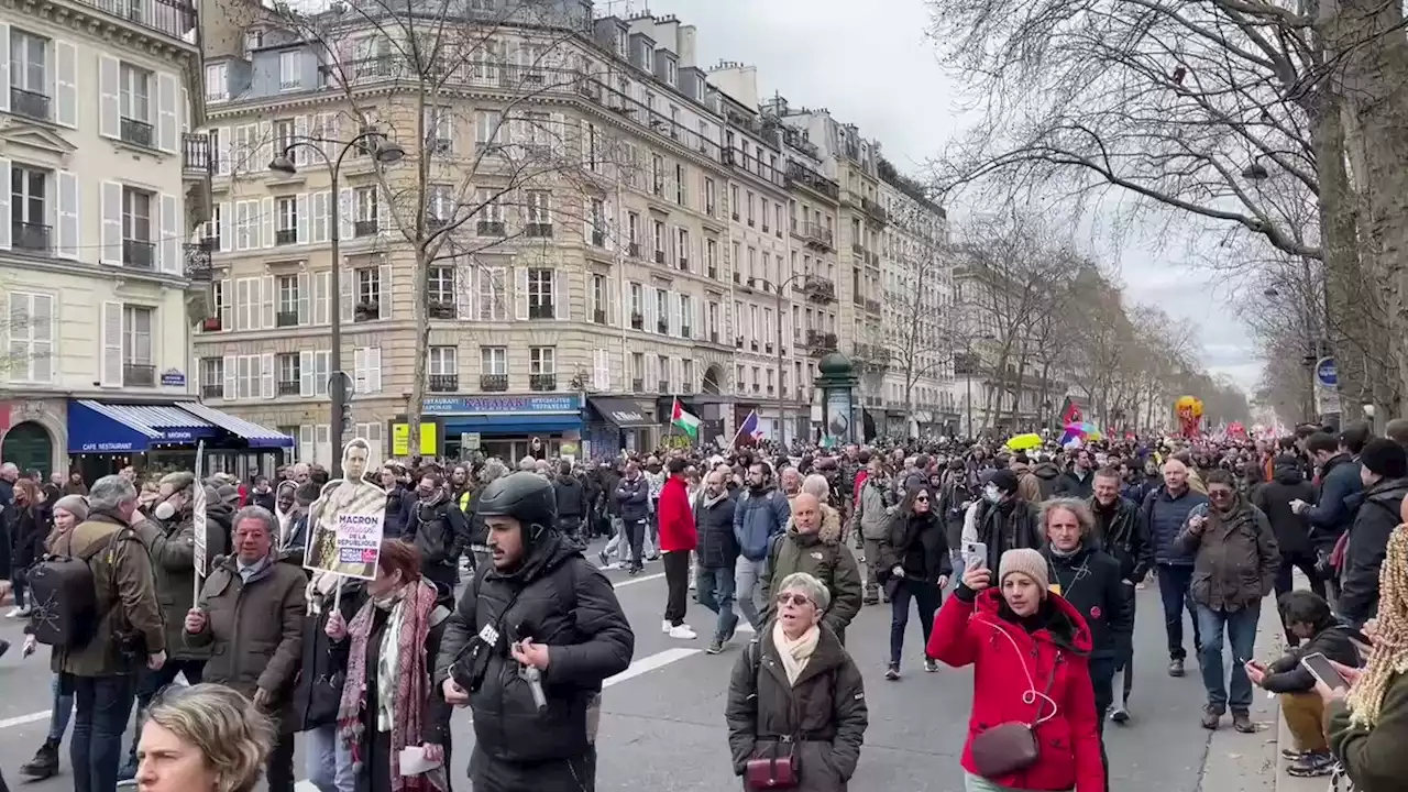 В Париже на акции протеста против пенсионной реформы произошли беспорядки