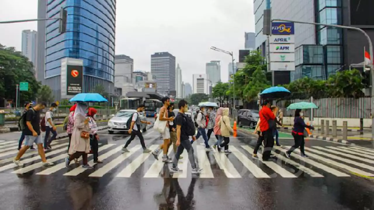 Cuaca Hujan Petir Diprediksi Guyur seluruh Wilayah Jakarta Hari Ini