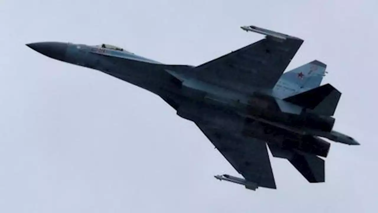 Iran reaches deal to buy Russian-made Sukhoi fighter jets