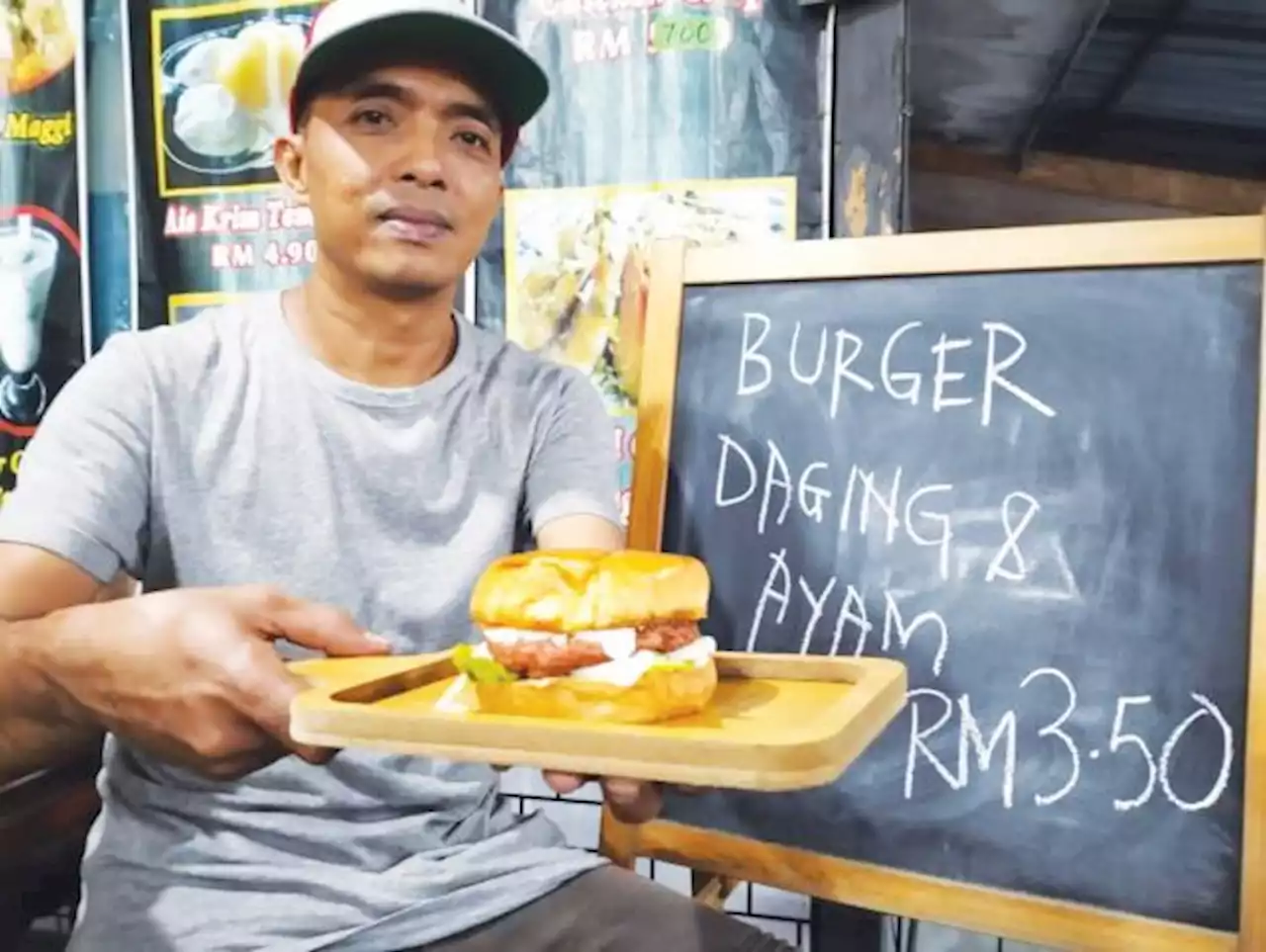 Bahan mentah naik, peniaga burger tertekan