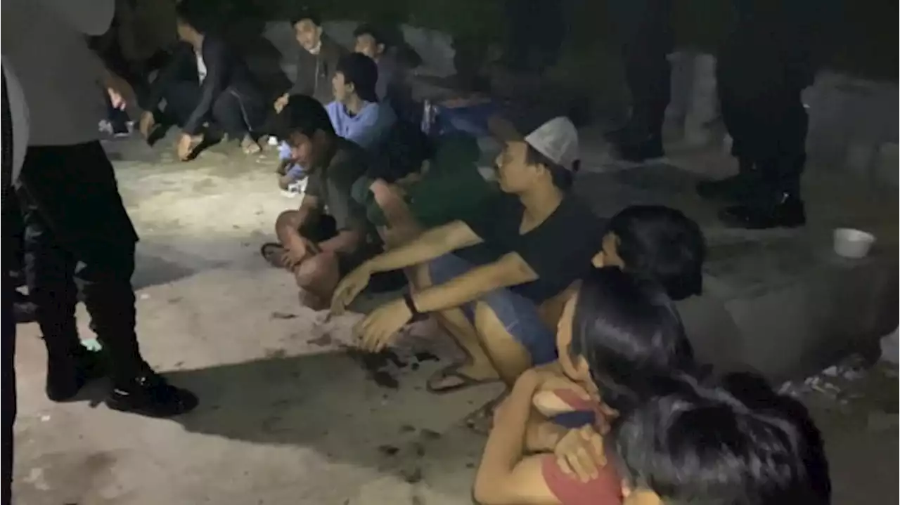 Gerebek Kampung Boncos, Polisi Tangkap 15 Orang Terduga Hendak Beli Sabu