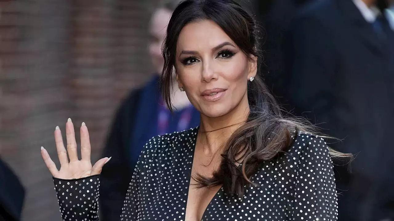 Con este vestido largo y pumps transparentes, Eva Longoria fue la más elegante de Nueva York