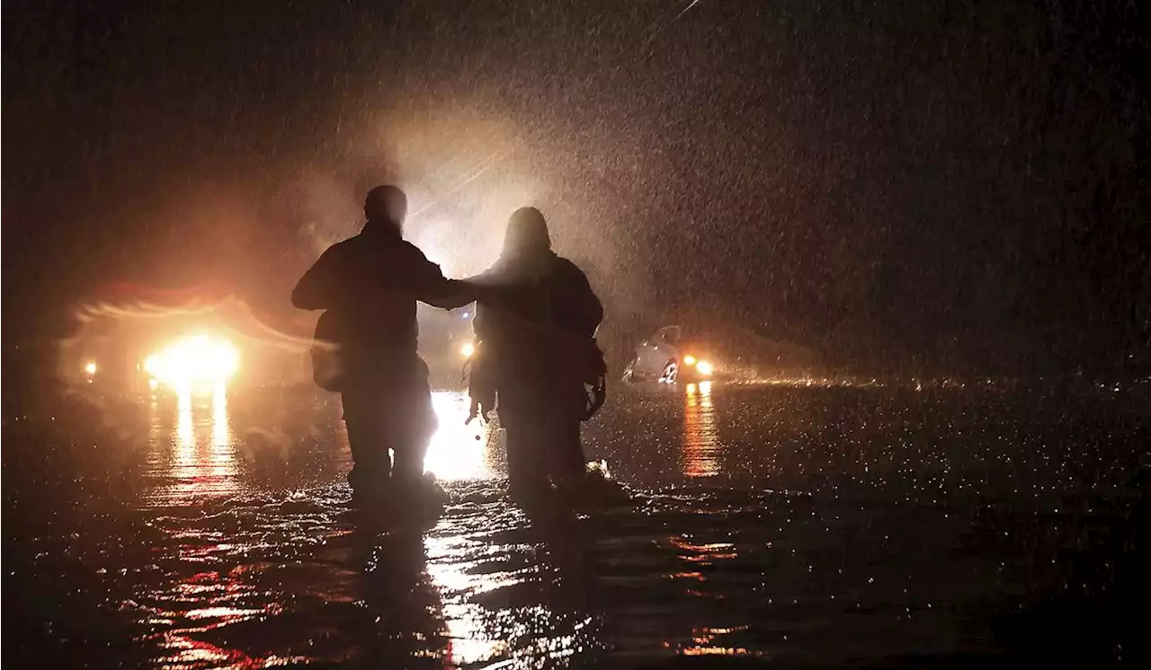 Storm breaches California river’s levee, hundreds evacuate