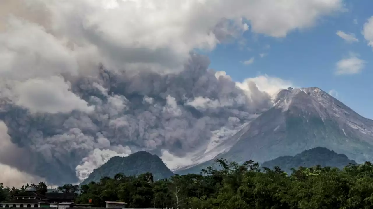 Watch: Spectacular eruption of Indonesian volcano