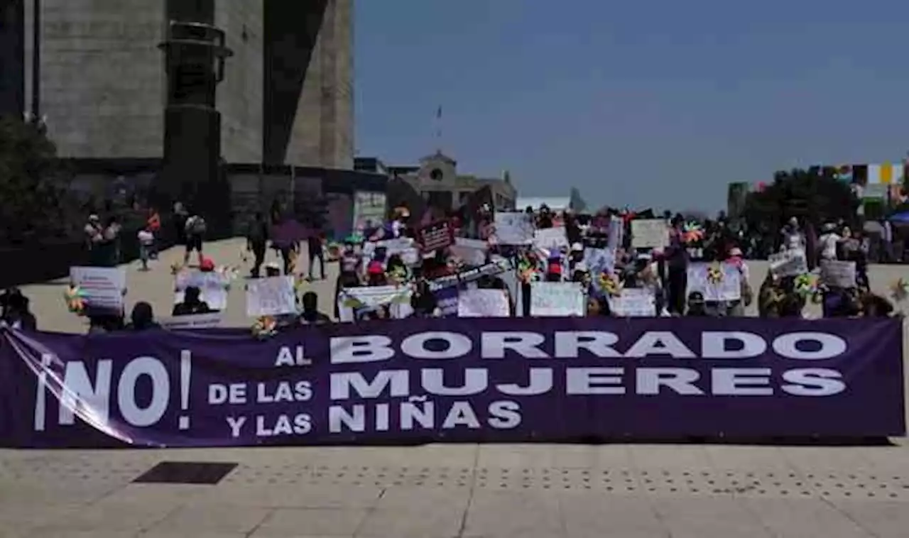 Protestan mujeres en la CDMX por el borrado de sus denuncias