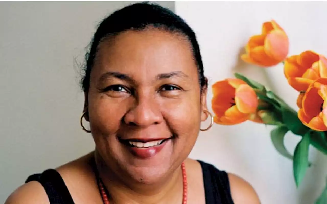 'Todo sobre el amor', un libro de bell hooks (Adelanto editorial)