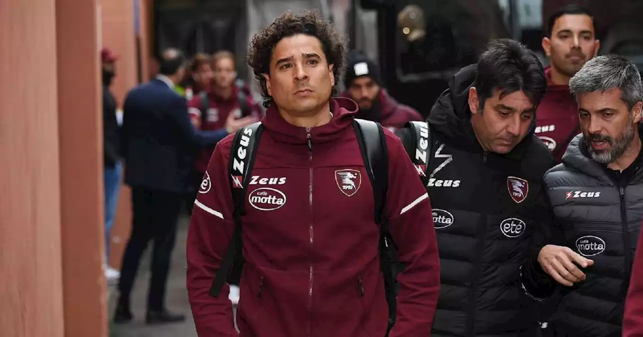 Guillermo Ochoa recibe 'guiño' de atacante del Milan