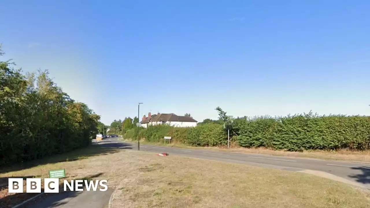 Melbourne crash: Driver dies as car hits tree