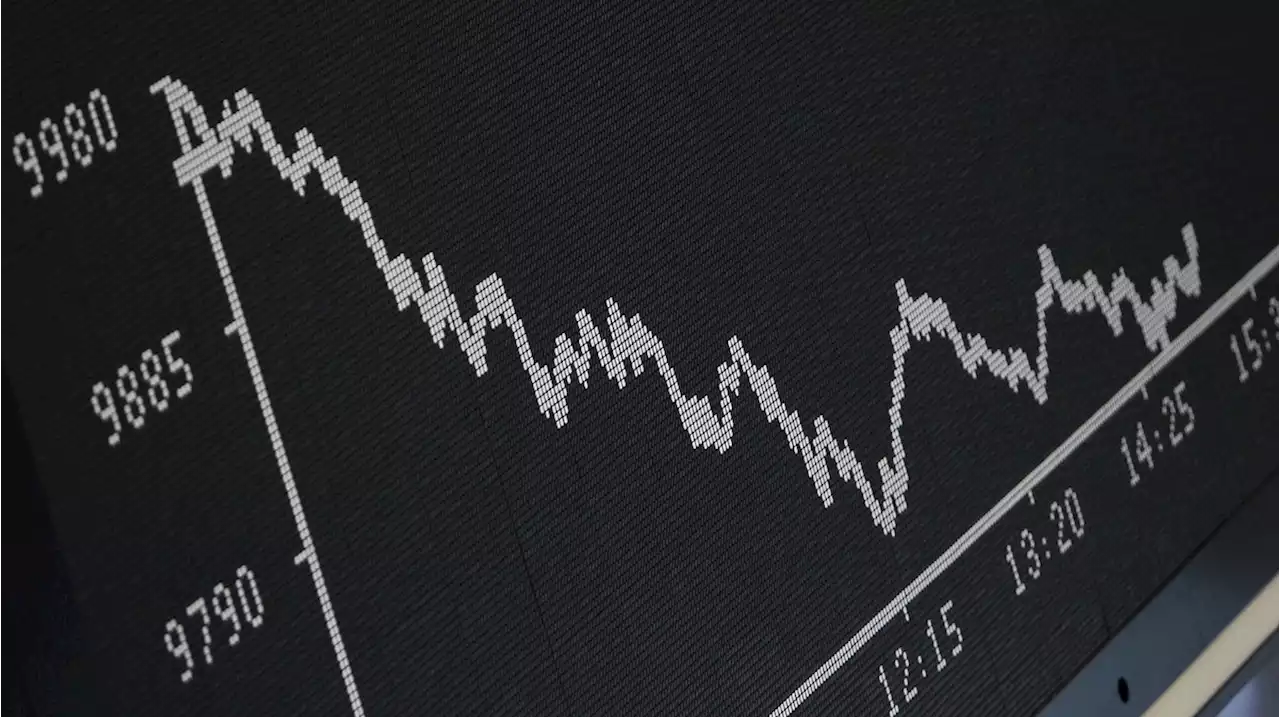 Cac 40 : Pourquoi les groupes du CAC 40 rachètent leurs actions par paquets de milliards d'euros