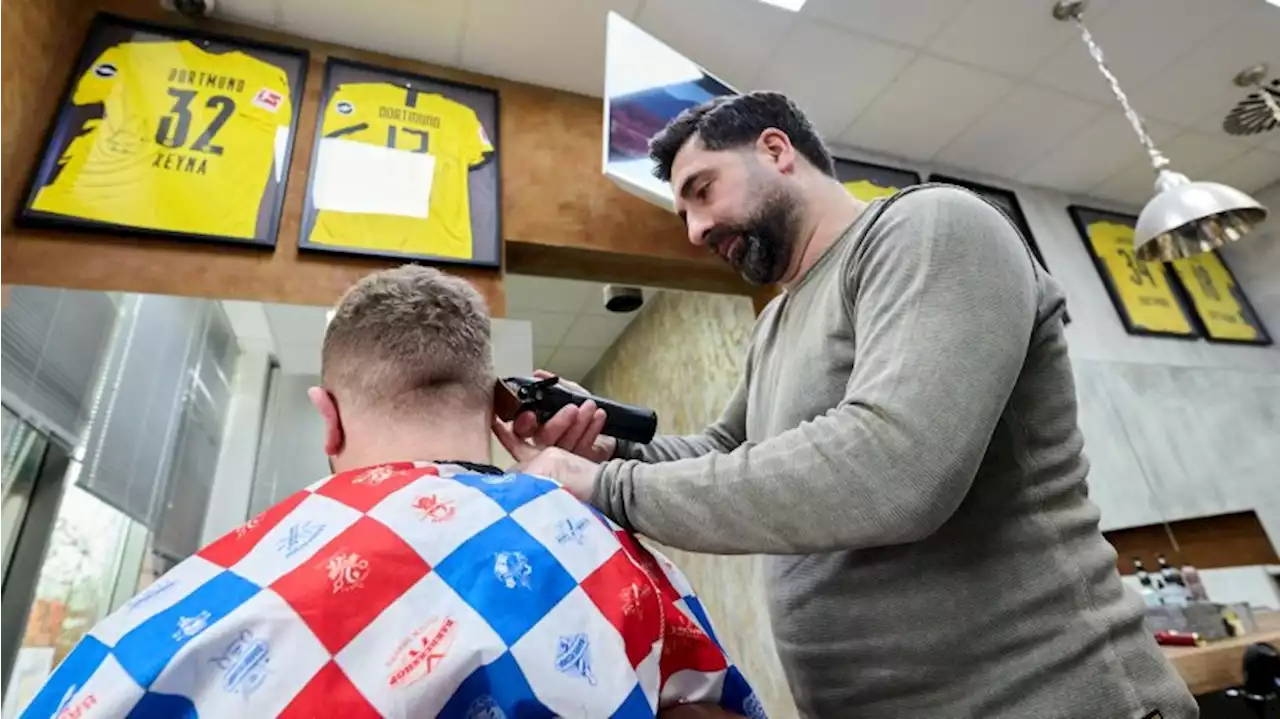 Ein Friseur zwischen Netto, BVB und Erdbebenhilfe