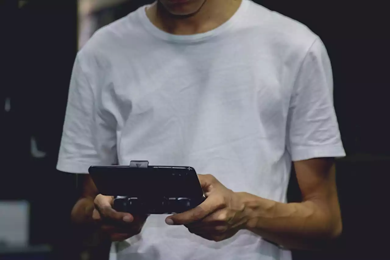 Two youths assaulted for allegedly refusing to play online mobile game