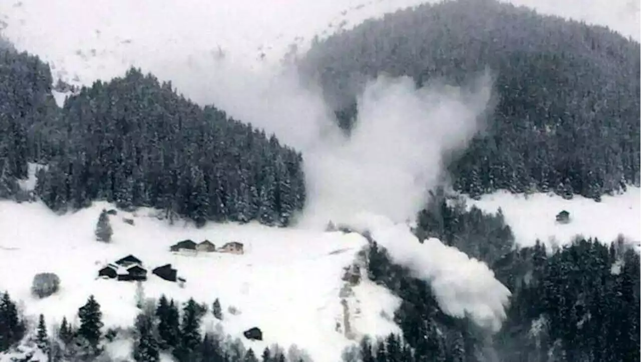 Lawinenabgang in Schruns in Österreich: 14 deutsche Skiwanderer mitgerissen