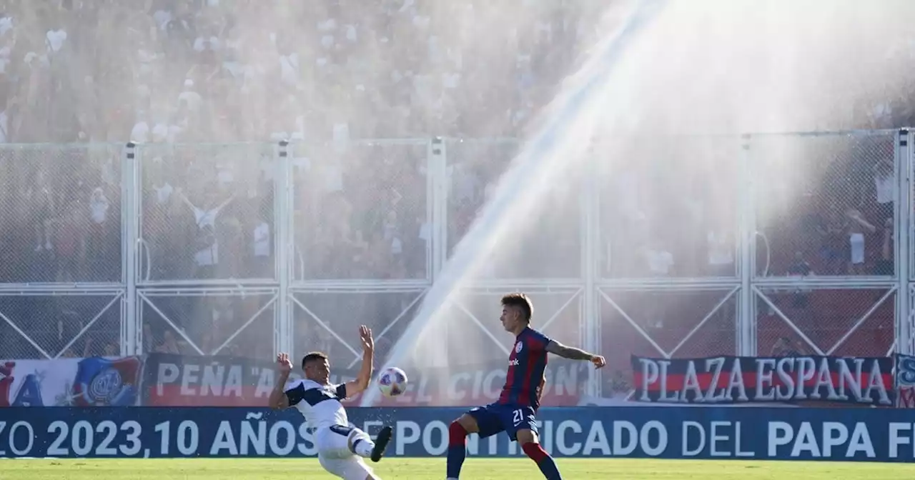 Video: el tremendo planchazo que dejó a Gimnasia con 10 ante San Lorenzo