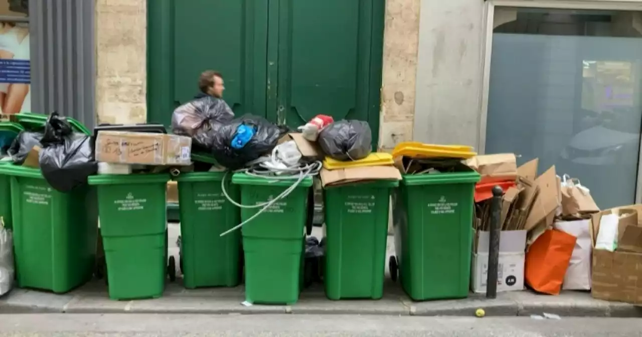 Rubbish piles up in strike-bound Paris