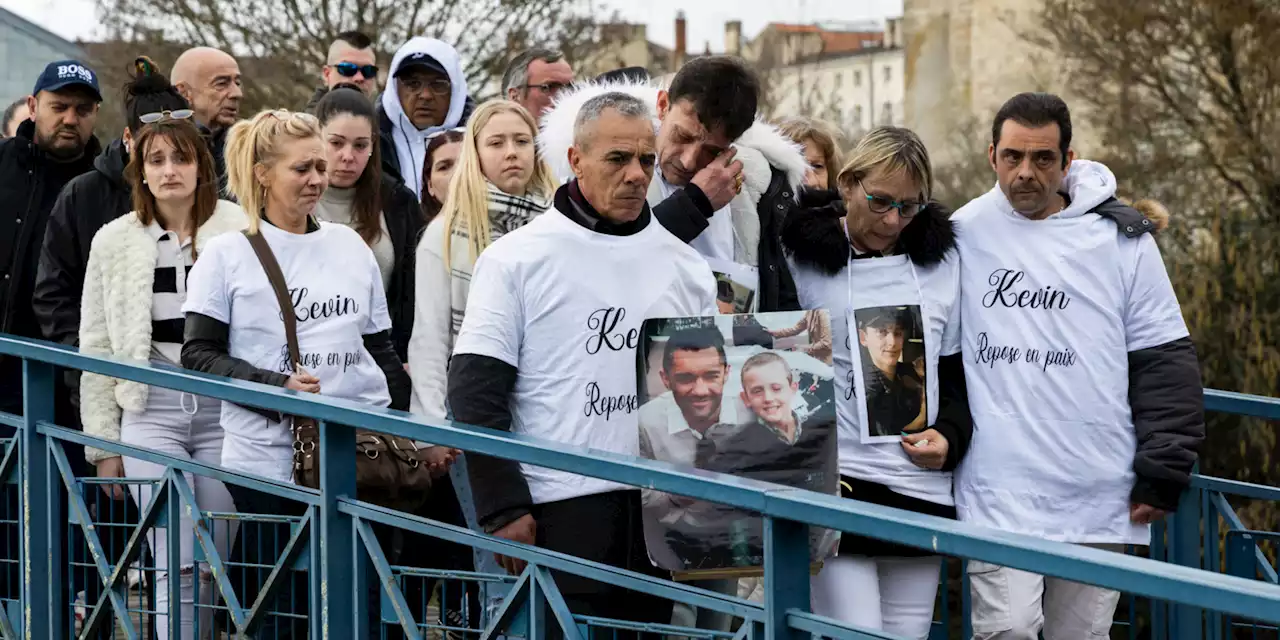 Niort : une marche blanche en hommage à Kevin et Leslie réunit 300 personnes