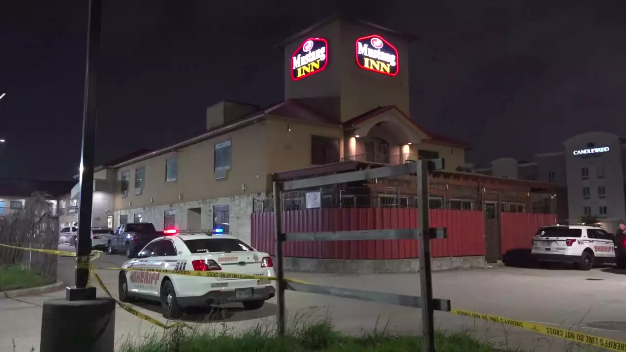 32-year-old man killed in shooting at Harris County motel