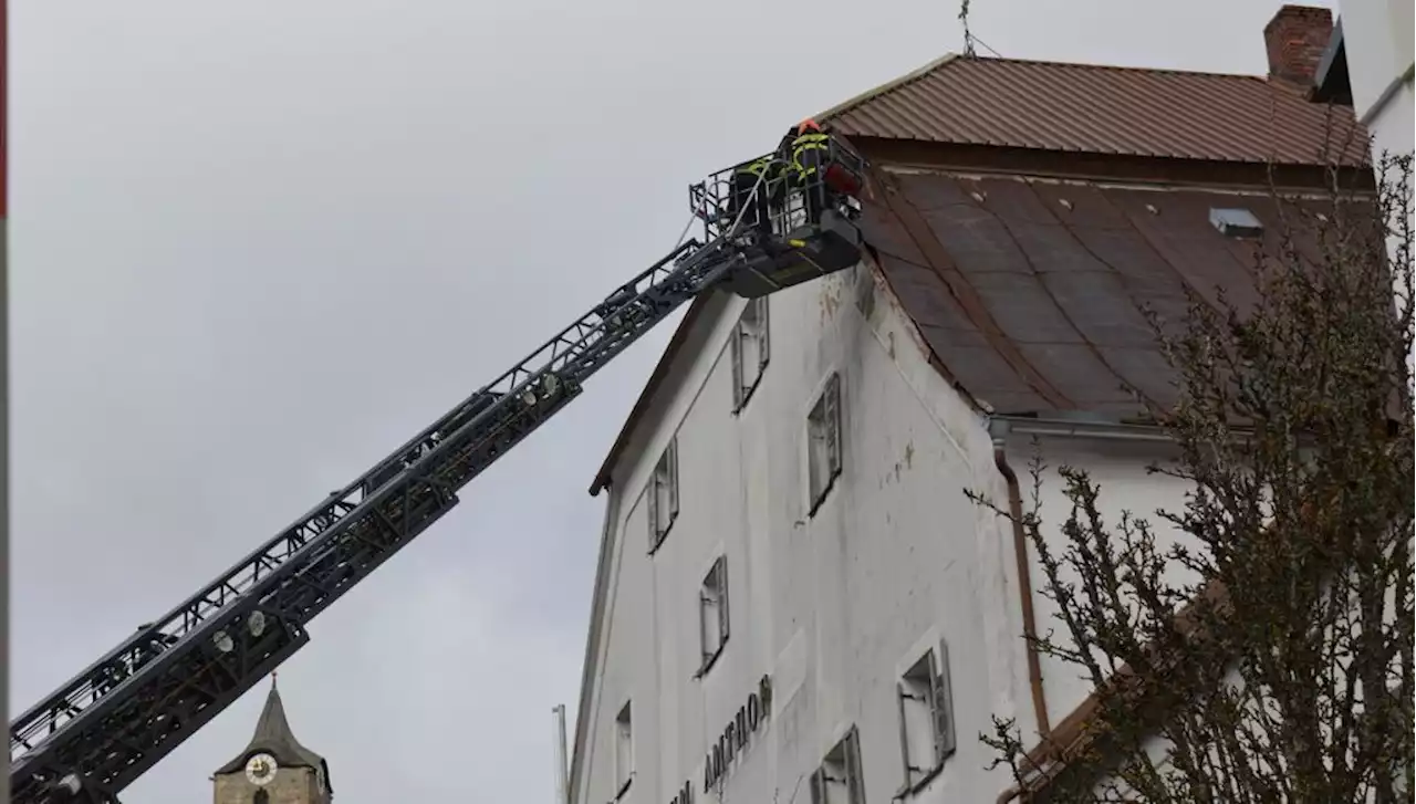 Sturmschaden: Historisches Gebäude in Kirchberg beschädigt - idowa