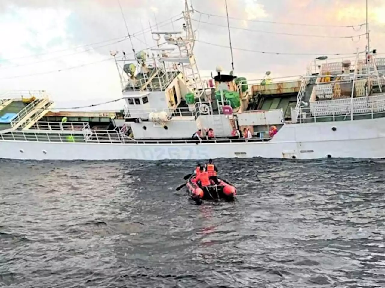 5 Japanese fishermen rescued off Oriental Mindoro