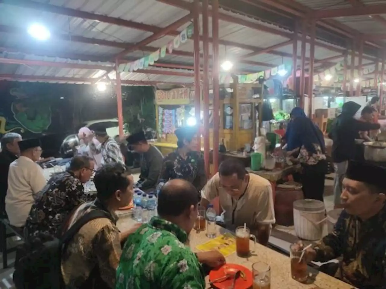 Pemkot Surabaya Jamu ICMI Menyusuri Sungai Kalimas