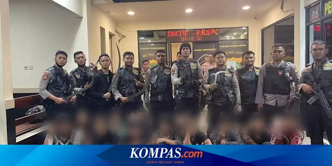 Konvoi Sambil Tenteng Celurit, 12 Orang Remaja Ditangkap Tim Presisi di Jakarta Barat