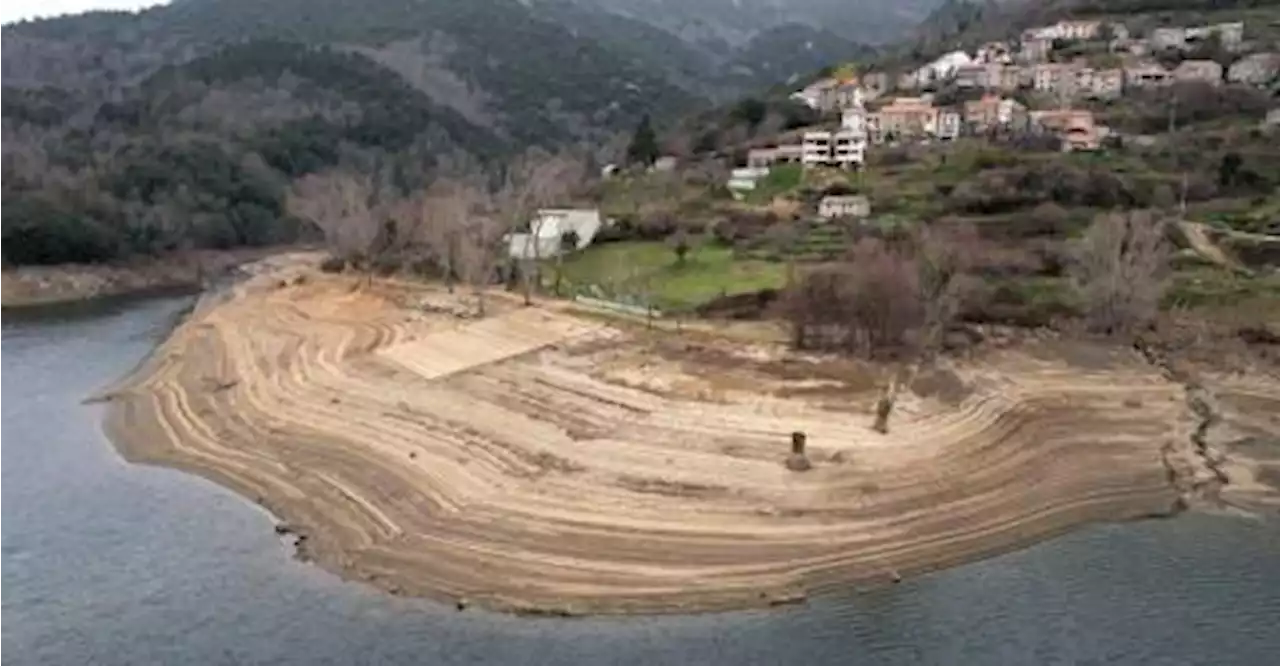 Le lac de Tolla en Corse, asséché