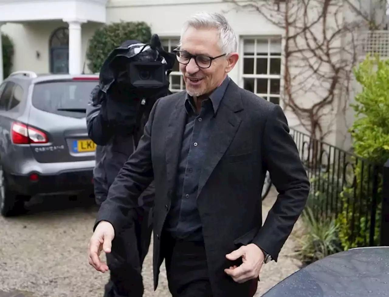 Gary Lineker, comentarista estelar de BBC, sigue recibiendo apoyos de figuras y medios tras la suspensión que sufrió por una opinión política