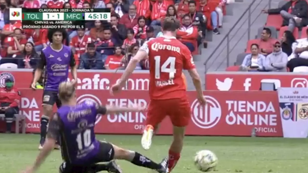 VIDEO: Así fue la terrible plancha de Nicolás Benedetti sobre Marcel Ruiz en el Toluca vs Mazatlán