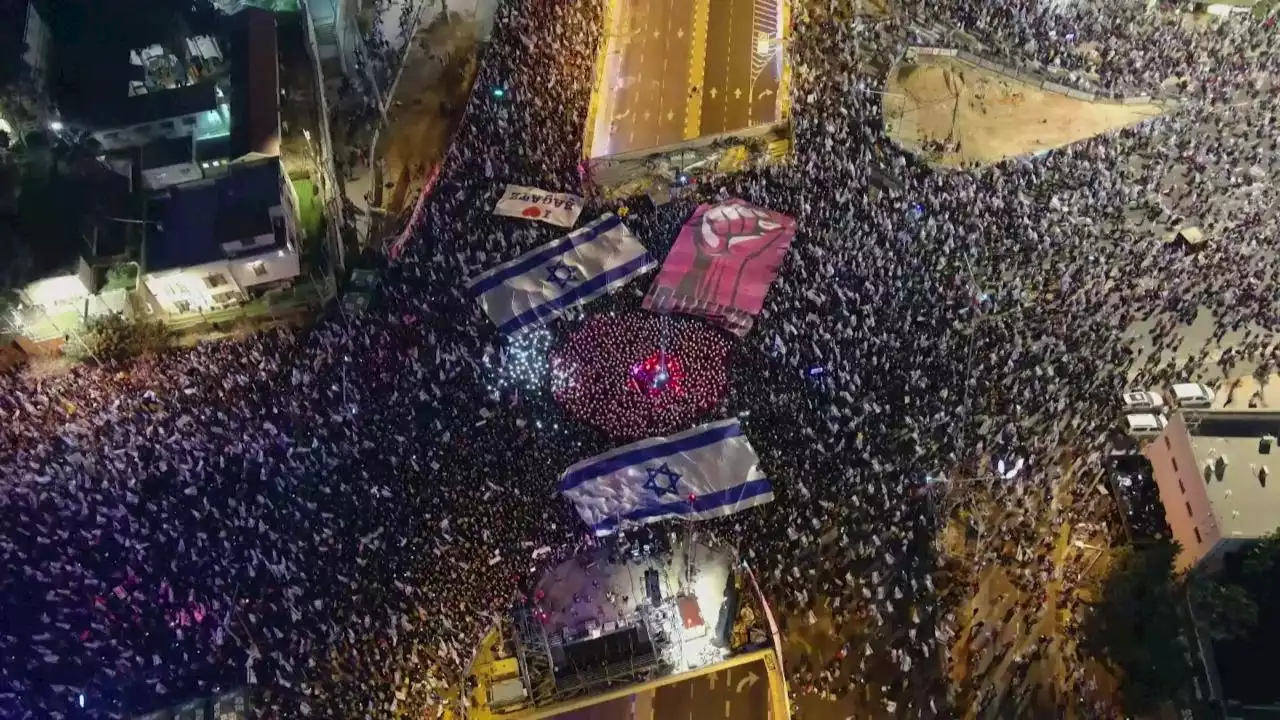 In Israele la più grande protesta della storia del Paese: in centinaia di migliaia contro Netanyahu