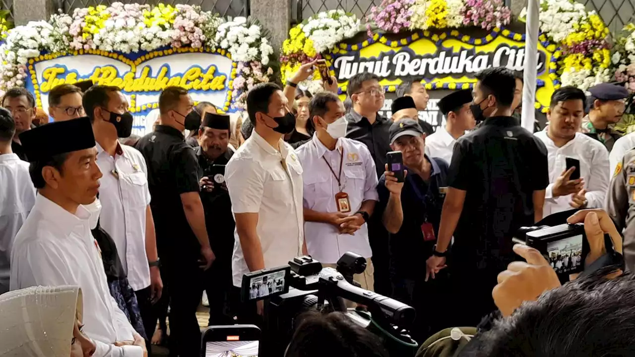 Jokowi dan Ibu Negara Lepas Kepergian Istri Moeldoko, Koesni Harningsih ke Peristirahatan Terakhir