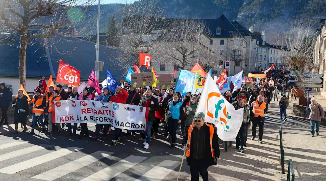 Francia, il Senato approva la contestata riforma delle pensioni