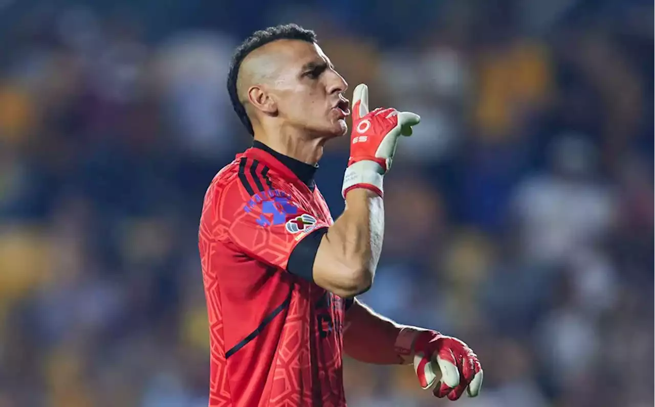 Nahuel Guzmán quiso callar a la afición de Tigres en El Volcán