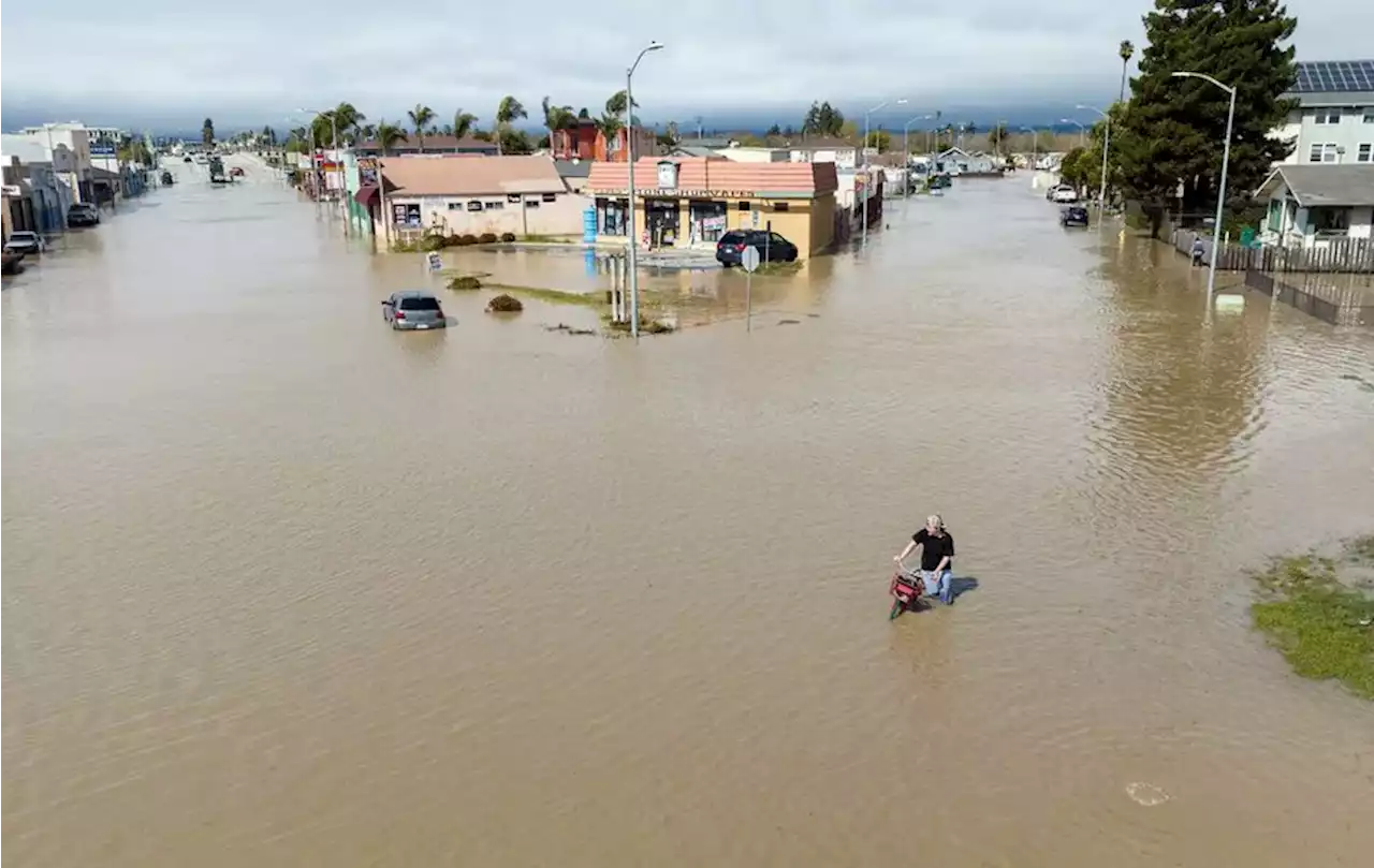 Tormenta en California causa muertos y rompe un dique