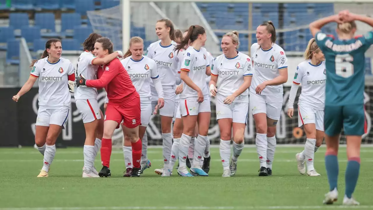 Arbitrale blunder en late treffer kosten Feyenoord Vrouwen eerste zege onder Torny