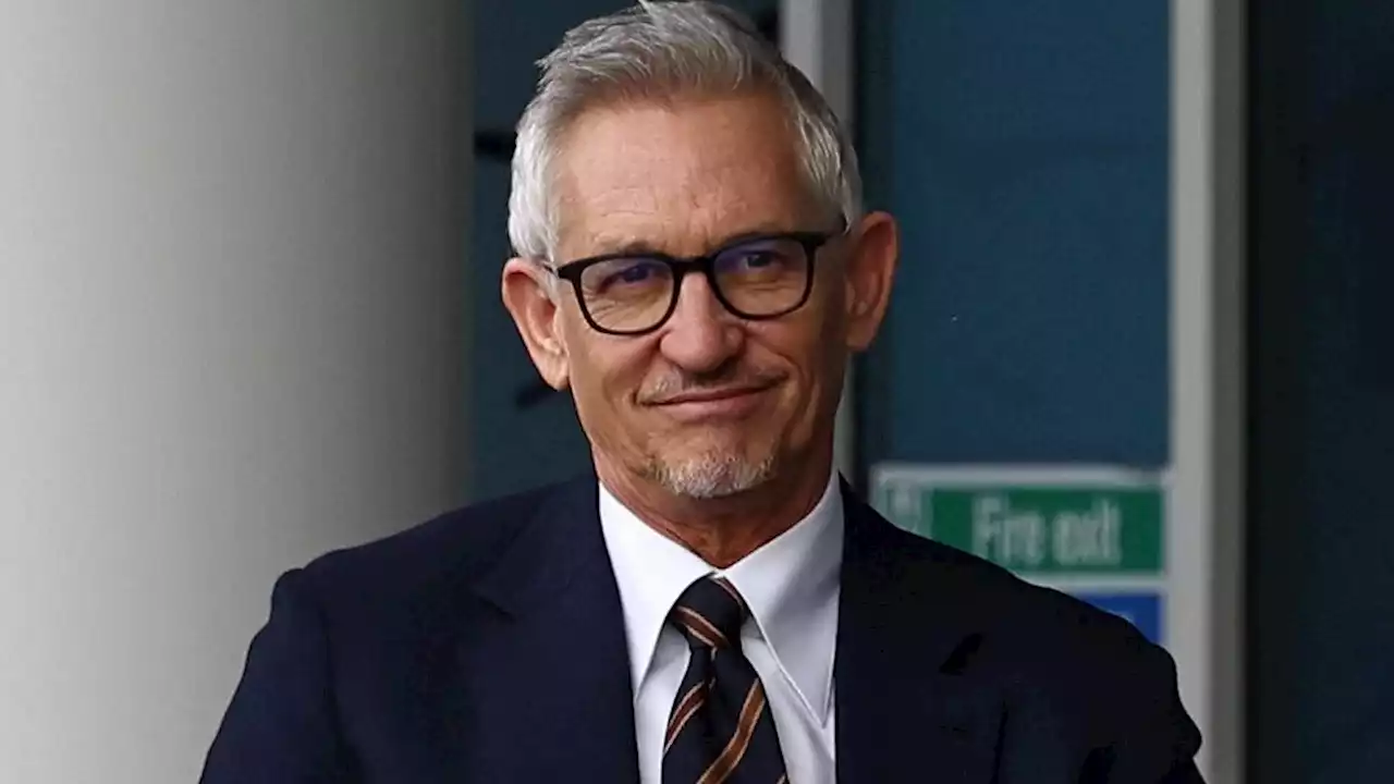 El presentador Gary Lineker criticó un proyecto de ley del gobierno británico y la BBC lo suspendió de la programación | Escándalo en la BBC