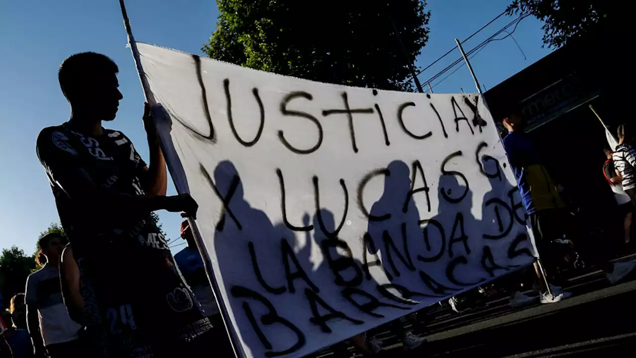 Hay 14 policías porteños en el banquillo | Comienza el jueves el juicio por el crimen de Lucas González en Barracas