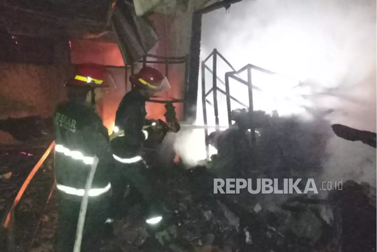 Gudang Konveksi di Bandung Ludes Terbakar, Kerugian Rp 2 Miliar |Republika Online