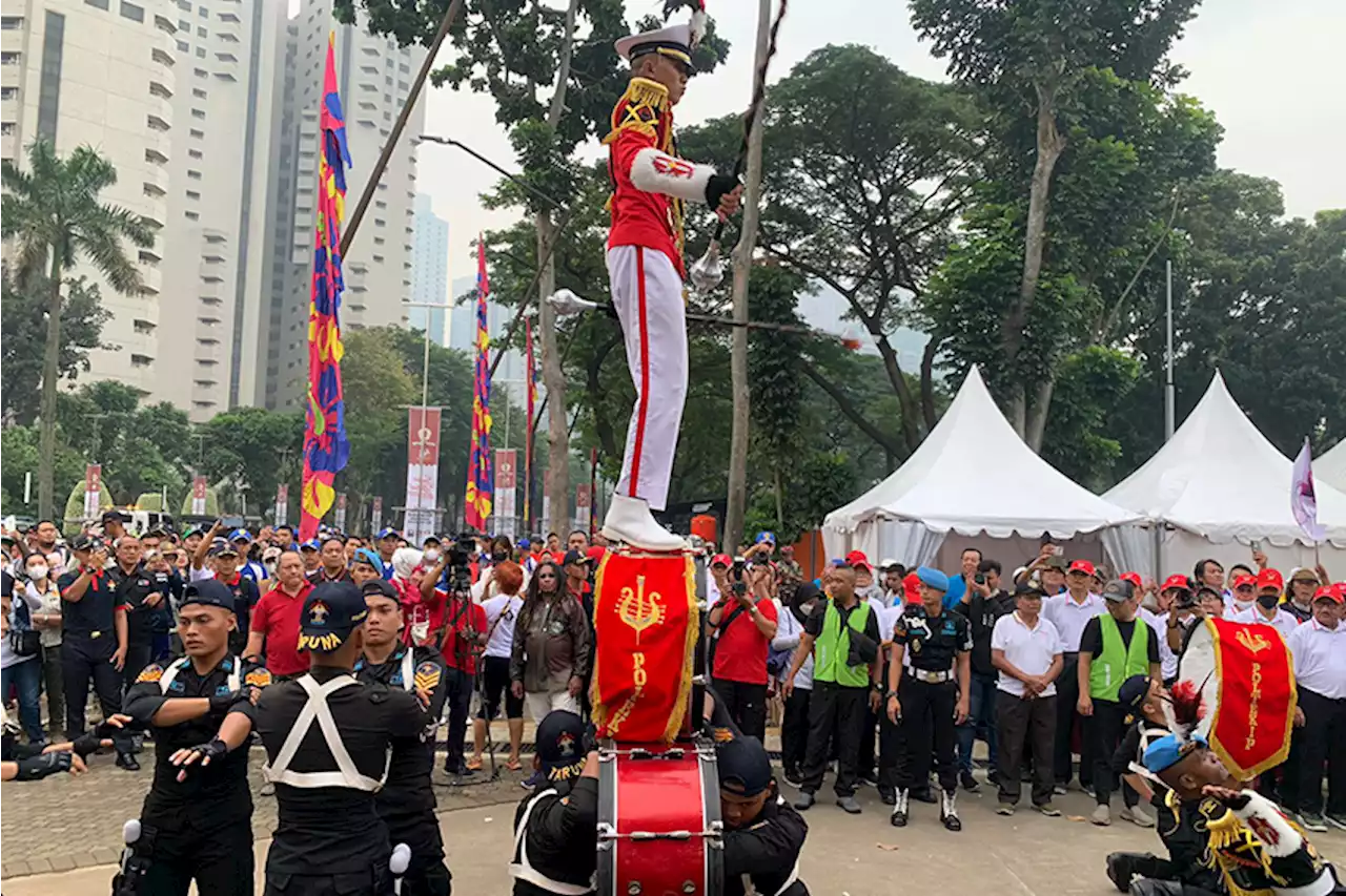 KSAD Dudung dan Gubernur Lemhannas Meriahkan Jalan Sehat Nusantara di GBK