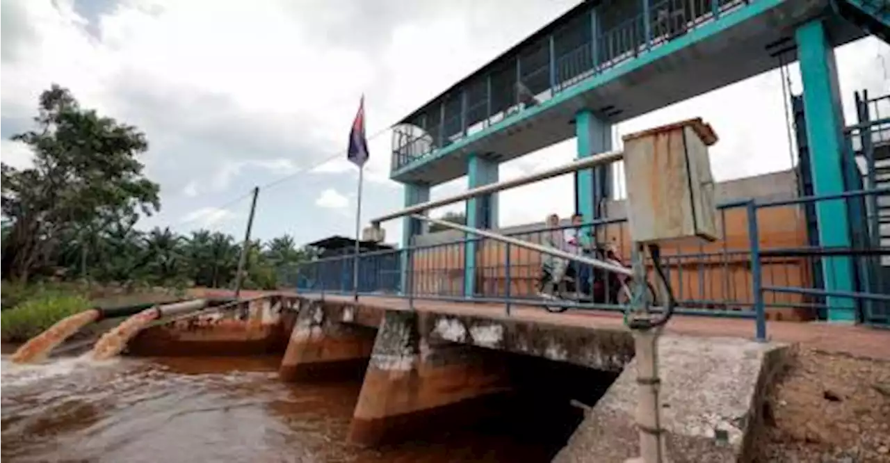 Johor DID faces challenge in installing water pumps due to river water level