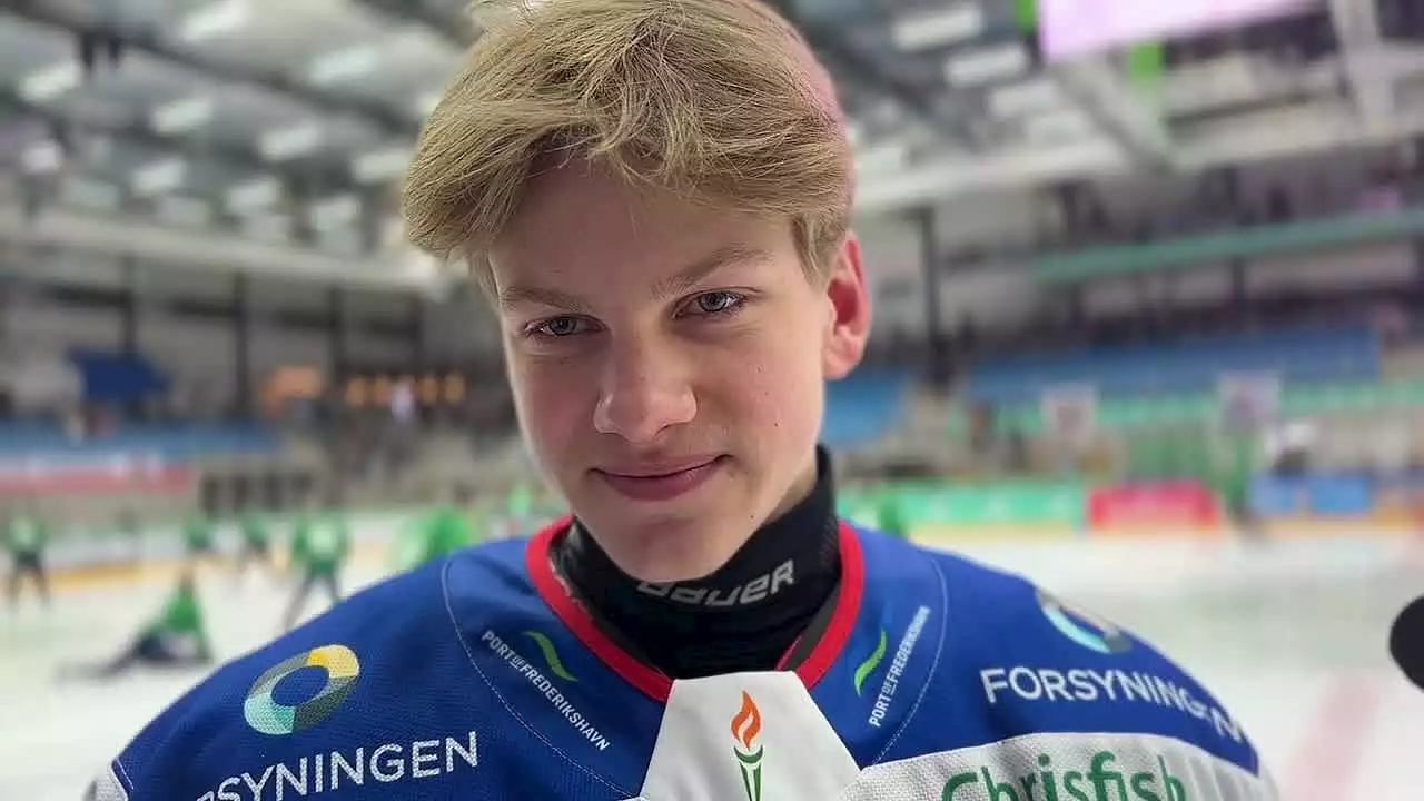 15-årig ishockeyspiller får debut på hjemmebane - og til sommer får han debut i Göteborg