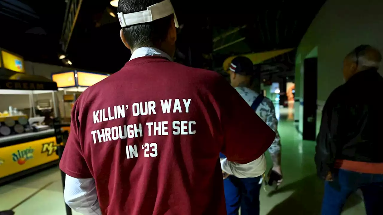 Alabama fans spotted wearing ‘Killin’ our way through the SEC’ shirts at SEC tournament