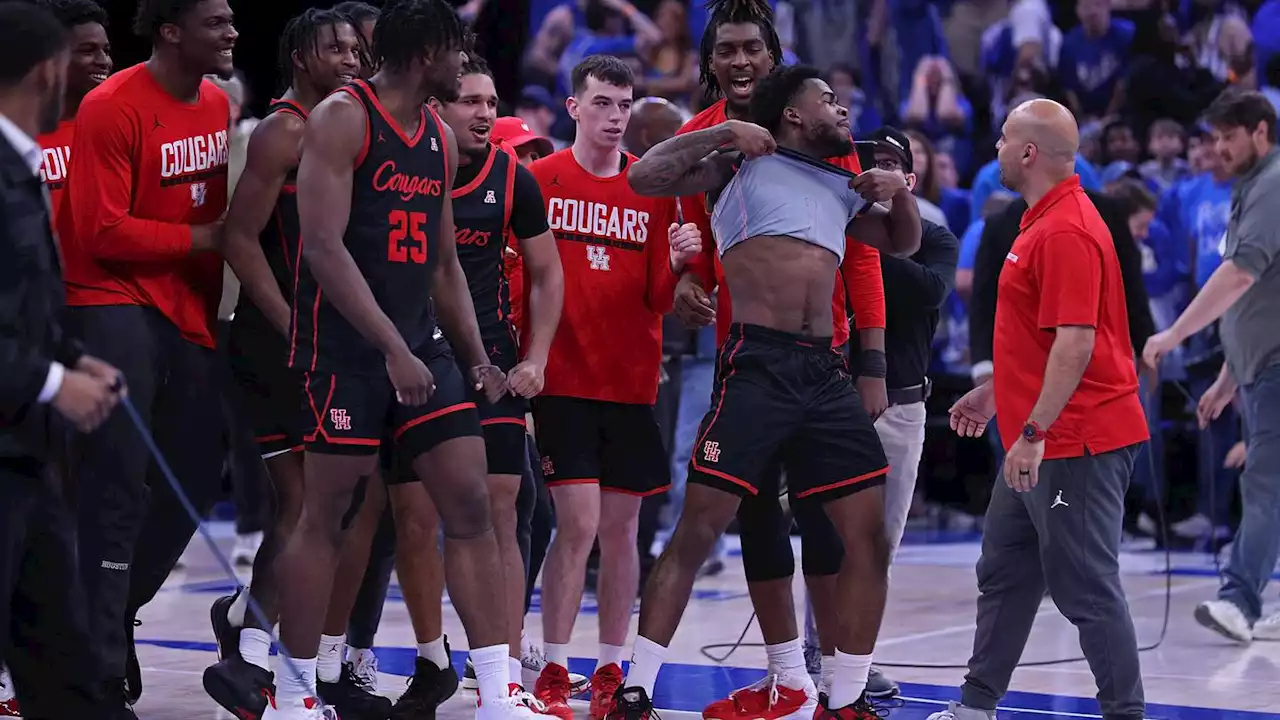 AP basketball top 25: Buzzer-beater lifts Houston in finale as Alabama, Kansas lose final games